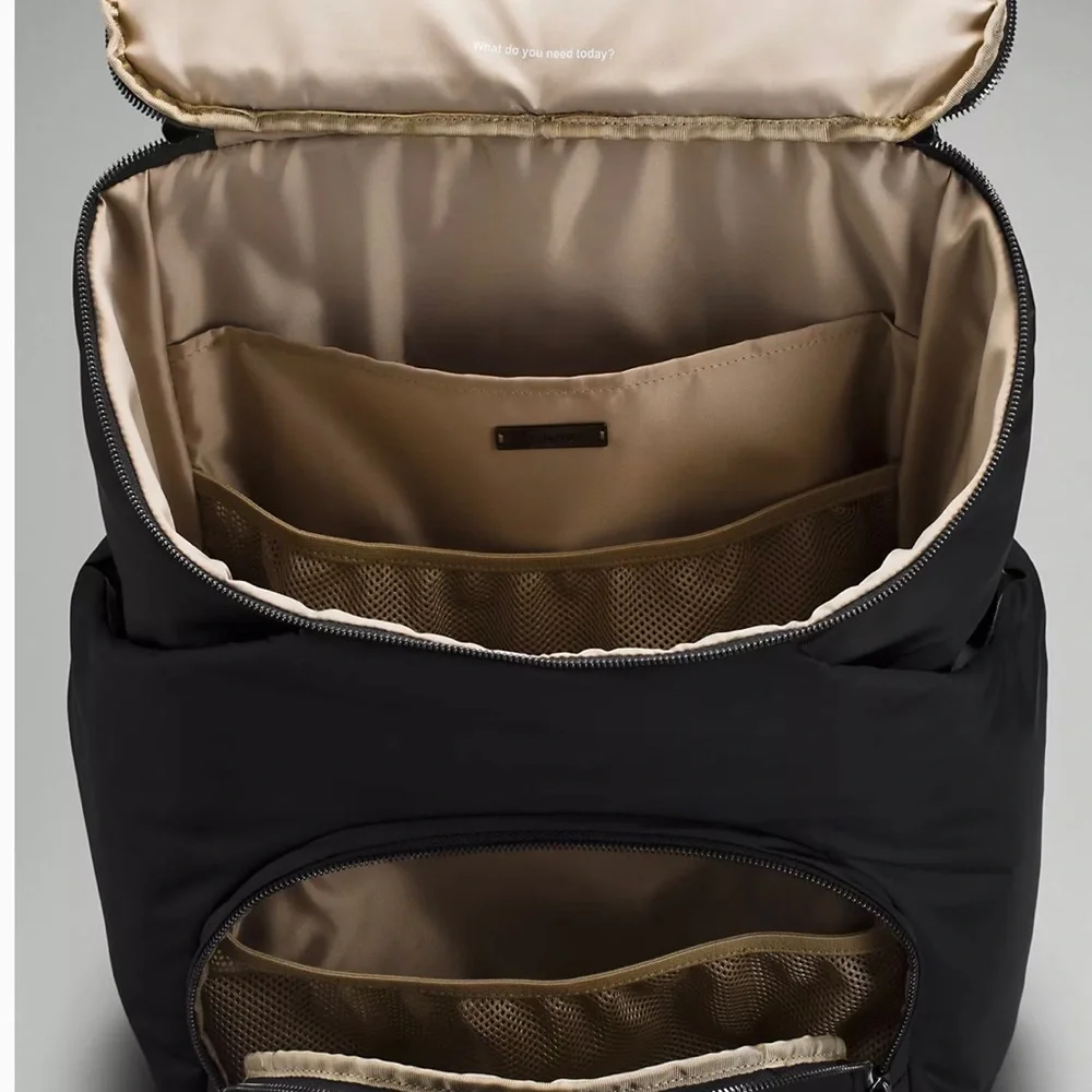 Brand new Lululemon New Parent Backpack Diaperbag 17L NWT. Can ship TODAY! - Picture 7 of 10